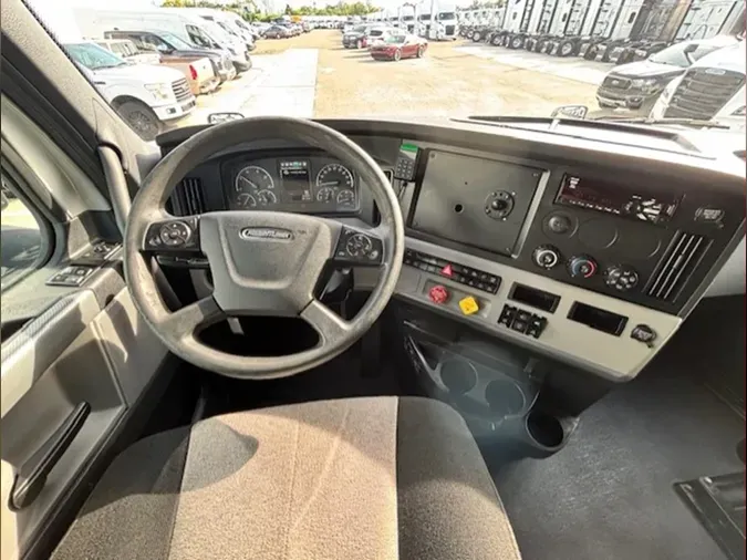 2020 Freightliner Cascadia 126