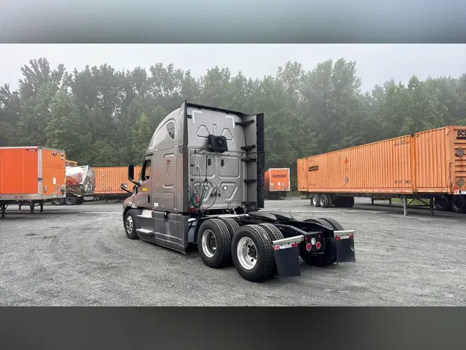 2023 Freightliner Cascadia 126