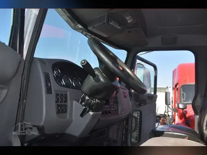 2016 PETERBILT 348