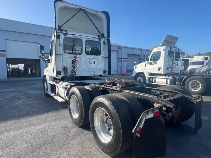 2018 FREIGHTLINER/MERCEDES CASCADIA 125