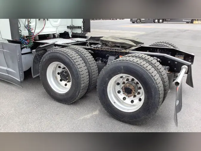 2022 Freightliner Cascadia 126