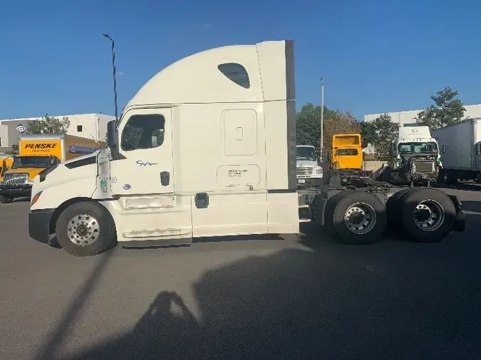 2019 Freightliner T12664ST