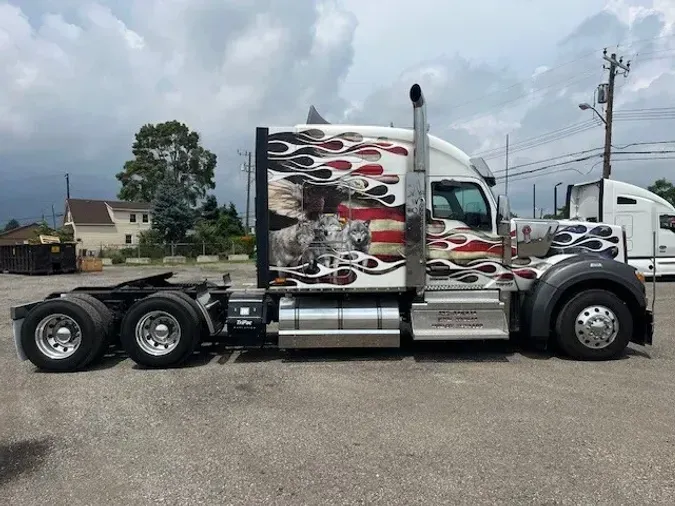 2023 Kenworth W990