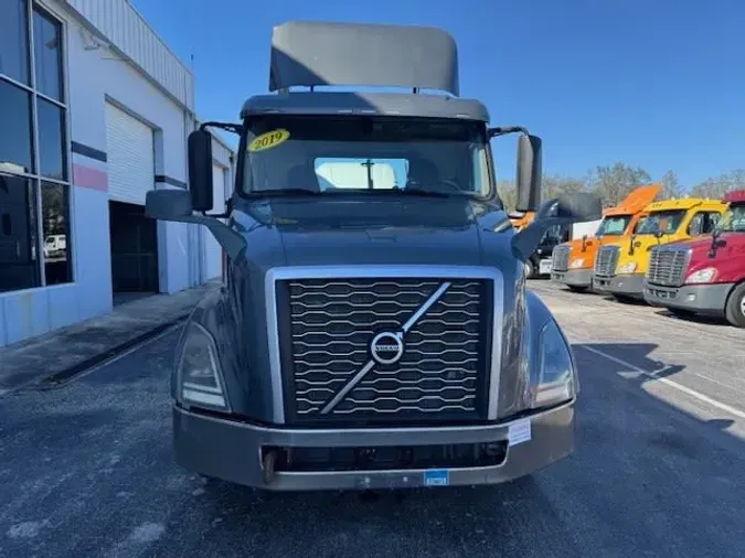 2019 VOLVO VNL64T-300