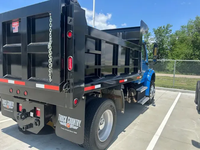 2017 Freightliner Business Class M2 106