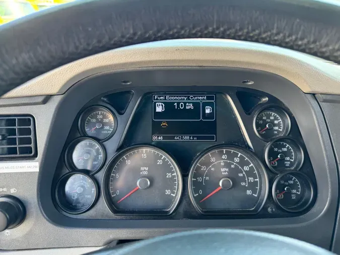 2022 Peterbilt 579