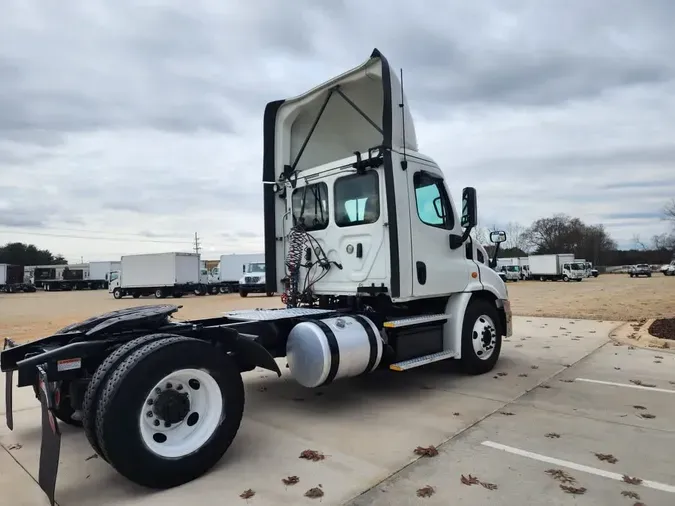 2018 FREIGHTLINER/MERCEDES CASCADIA 113e36e08278aebfb399294d292f3831e58