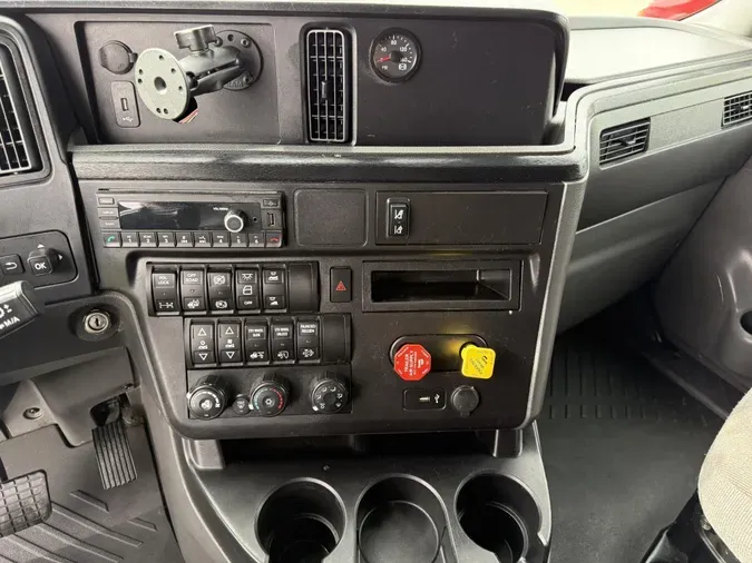 2022 International LT625