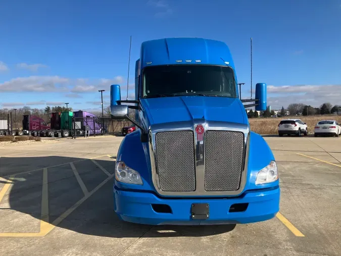 2022 Kenworth T680