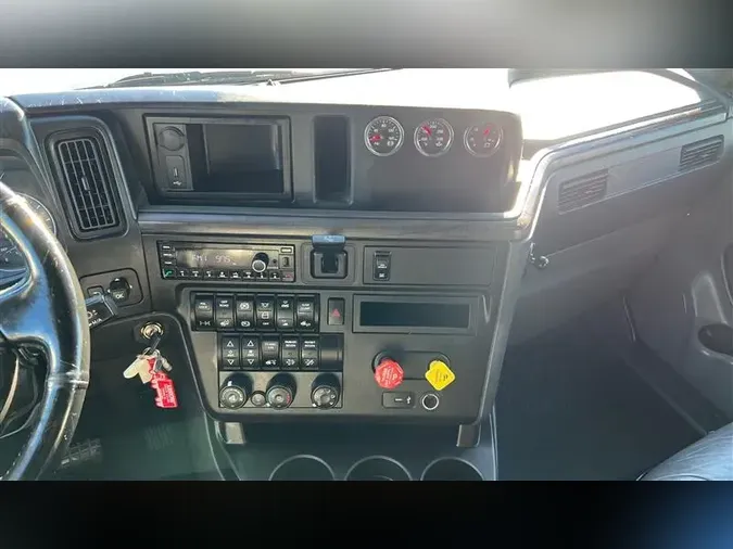 2023 INTERNATIONAL LT