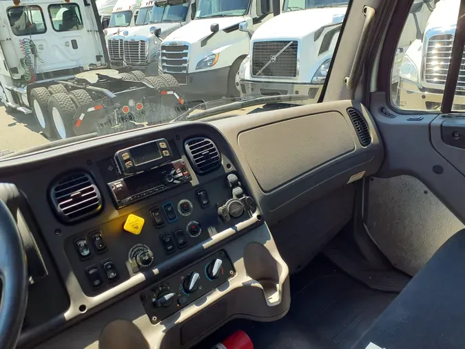 2019 FREIGHTLINER/MERCEDES M2 106