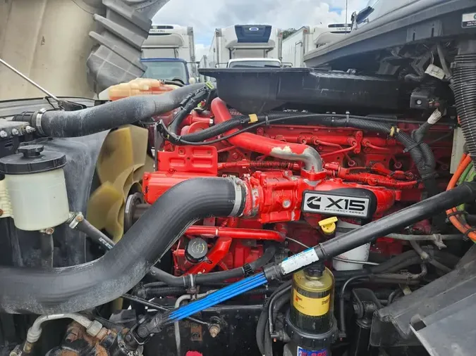 2019 NAVISTAR INTERNATIONAL LT625 SLPR CAB