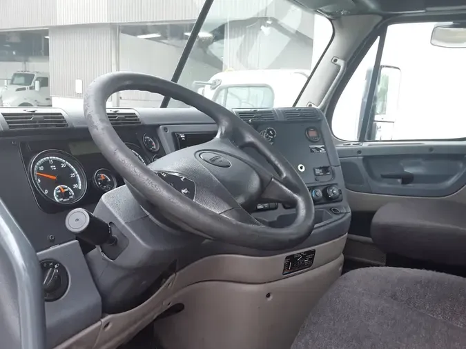 2018 FREIGHTLINER CASCADIA 113