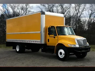 2018 International 4300 SBA 4X2
