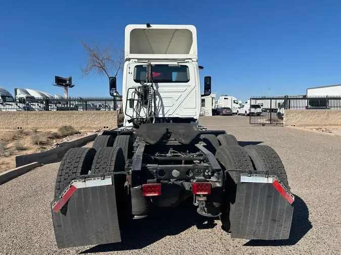 2019 NAVISTAR INTERNATIONAL LT625 DAYCAB T/A