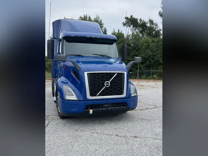 2020 VOLVO VNR64T640