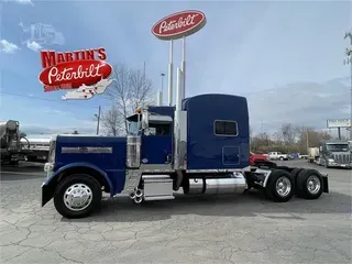 2020 PETERBILT 389