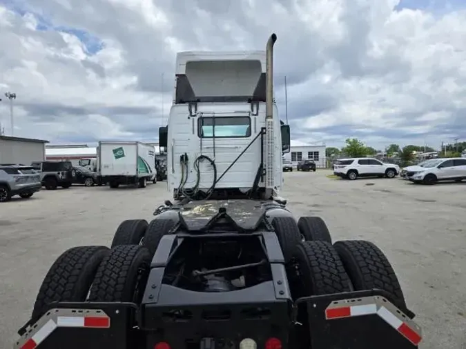 2016 Volvo VNL64T300