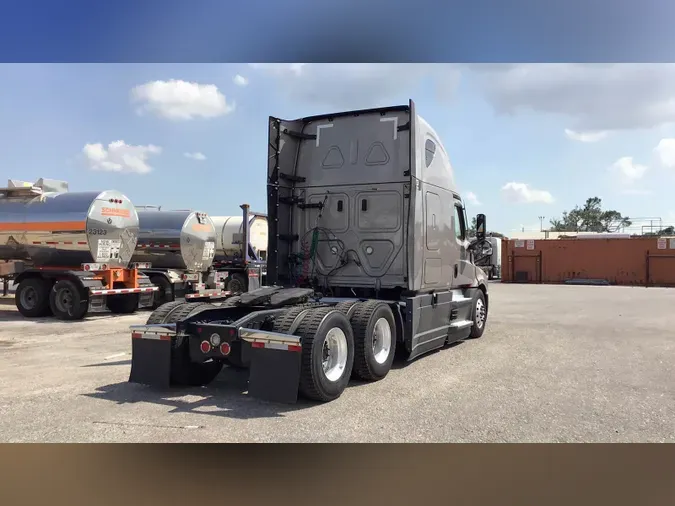 2023 Freightliner Cascadia