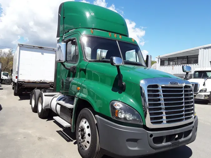 2017 FREIGHTLINER/MERCEDES CASCADIA 125