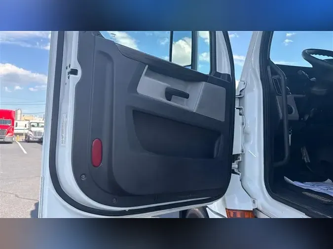 2019 FREIGHTLINER CA126