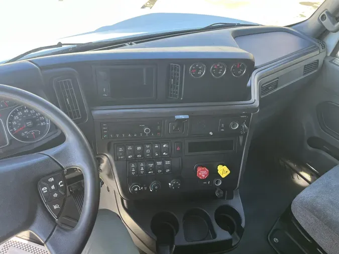 2024 International LT625e38ad09deba89854eb4196ca29065ec1