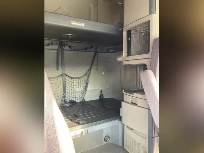 2020 FREIGHTLINER/MERCEDES CASCADIA 125