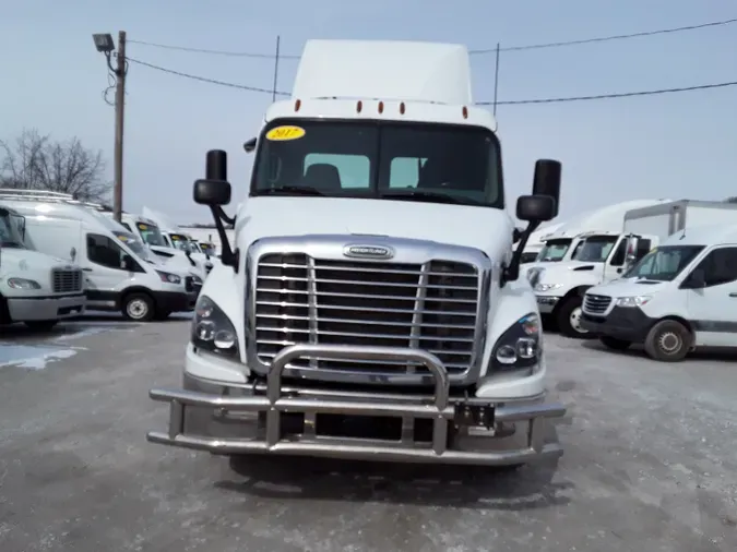 2017 FREIGHTLINER/MERCEDES CASCADIA 113