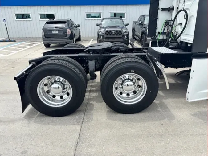 2023 Freightliner Cascadia 126