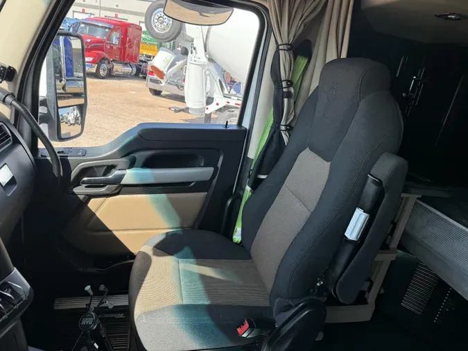 2023 Kenworth T680