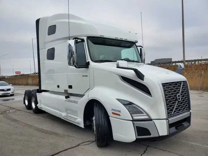 2020 VOLVO VNL64T760