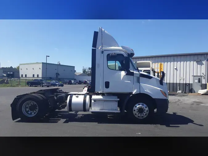 2019 Freightliner Cascadia 126