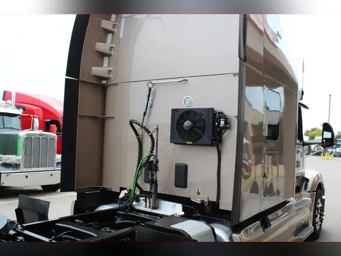 2023 Peterbilt 579