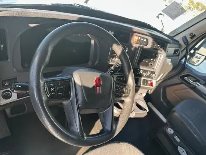 2023 Kenworth T680