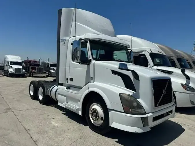 2015 Volvo VNL300