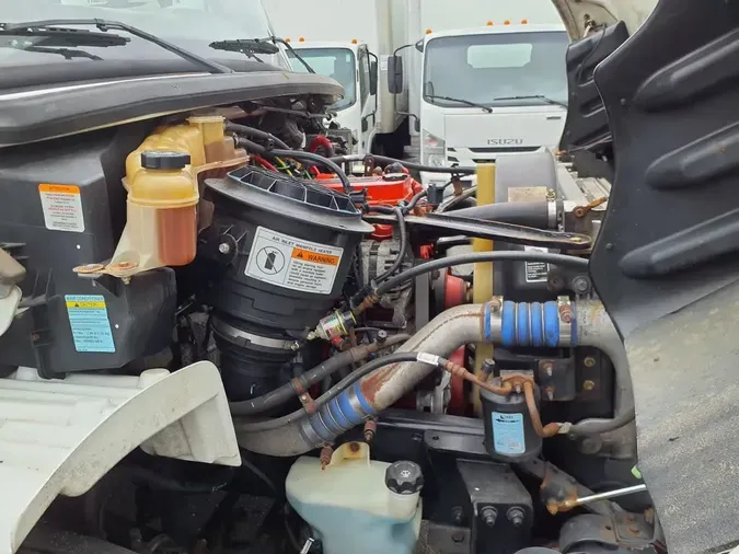 2017 FREIGHTLINER M2 106