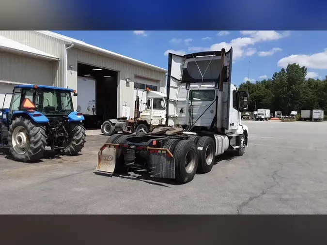 2016 Volvo VNL300