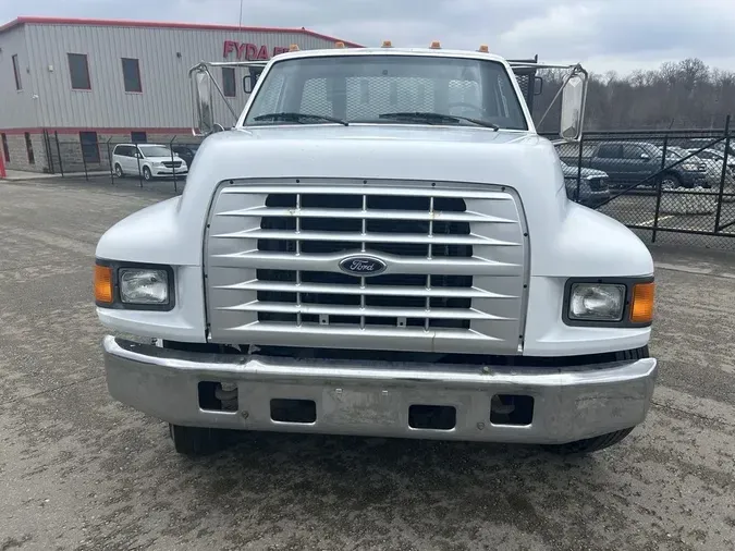 1999 Ford F800