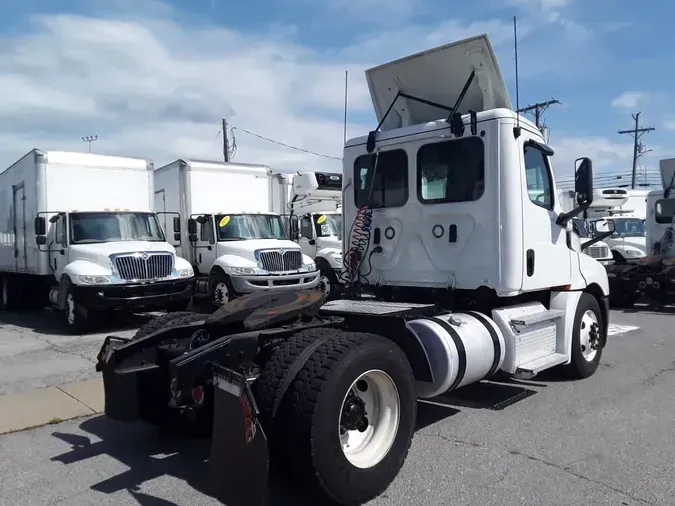 2020 FREIGHTLINER/MERCEDES NEW CASCADIA 126e3a8882b11bd2638a04fa74b7db8e87c