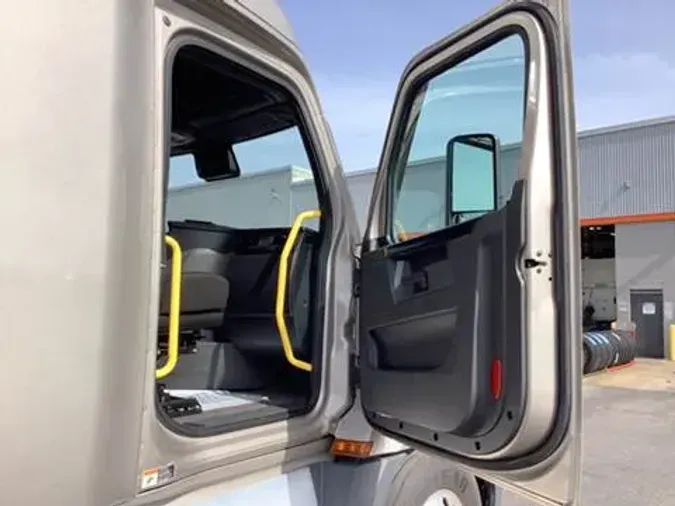 2023 Freightliner Cascadia