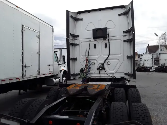 2020 FREIGHTLINER/MERCEDES CASCADIA 125