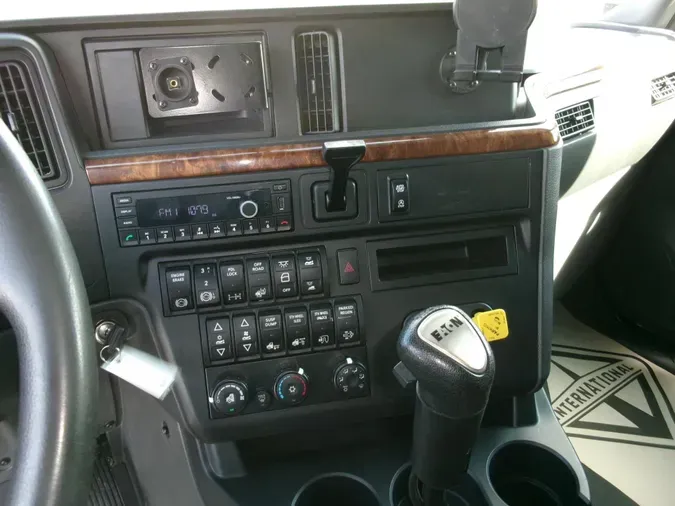 2022 International LT625