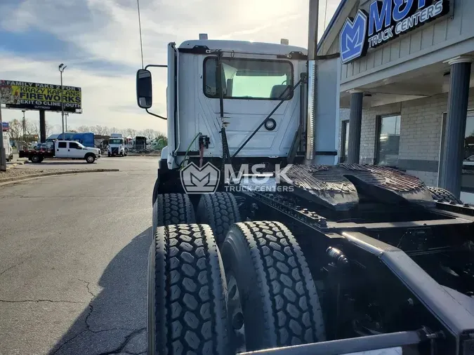 2018 MACK CXU613