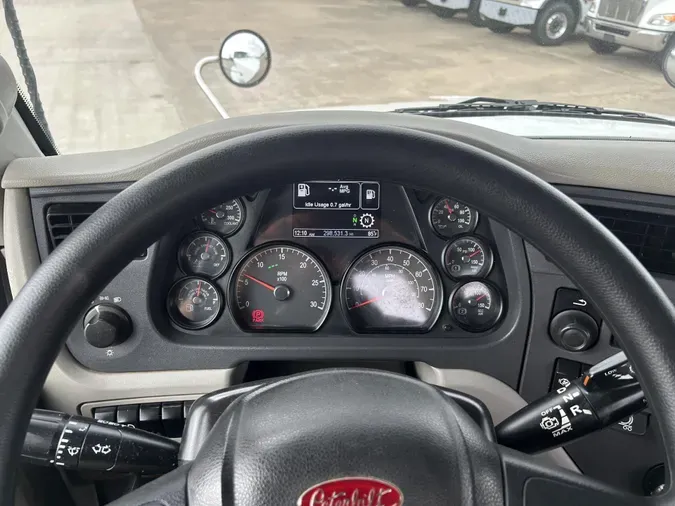 2020 Peterbilt 567