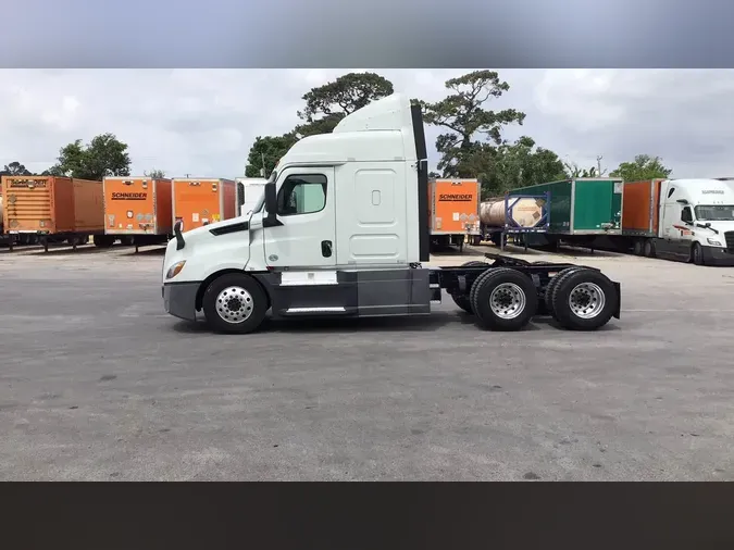 2020 Freightliner Cascadia