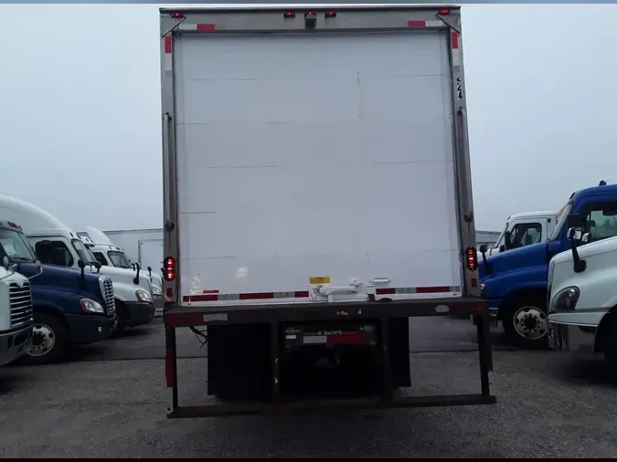 2018 FREIGHTLINER M2 106