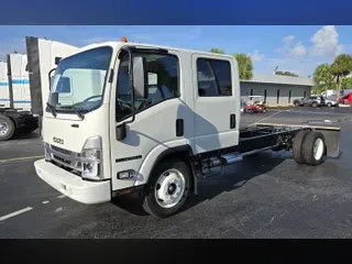 2024 Isuzu NPR-HD Gas