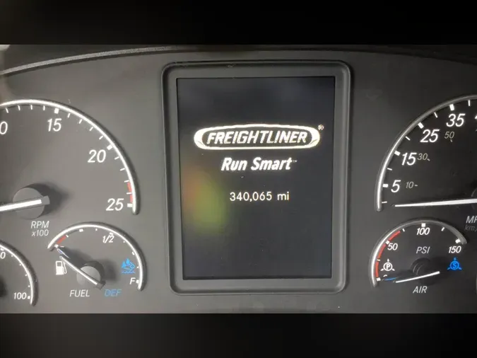 2022 Freightliner Cascadia 126e3c717c7aef93011202ca77ab1203f8f