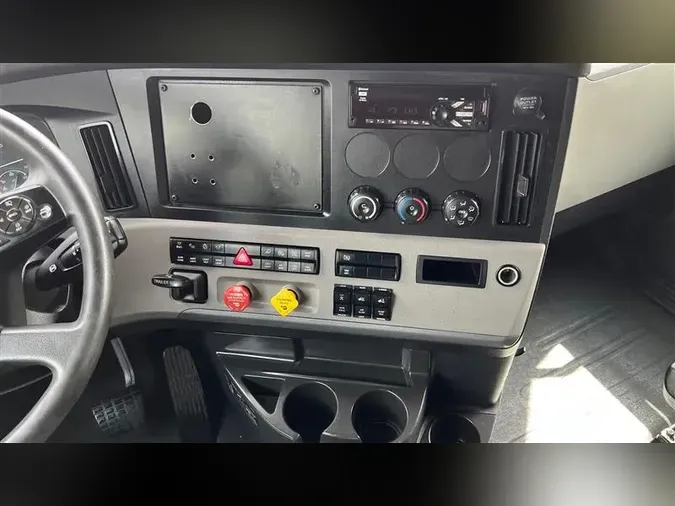 2020 FREIGHTLINER CA126