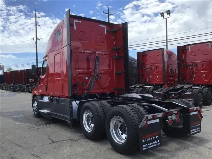 2020 FREIGHTLINER CASCADIA